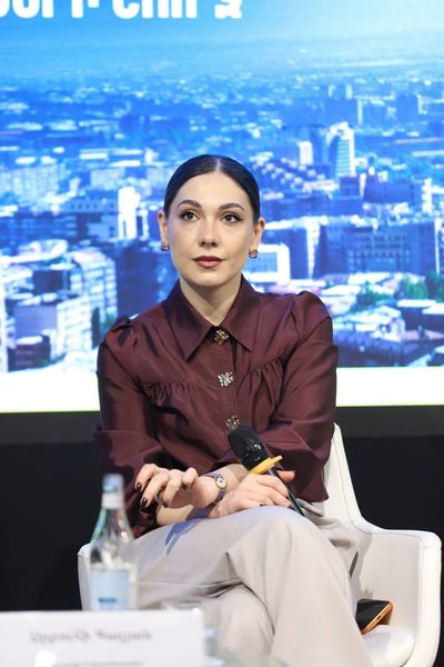 Նախարարը երիտասարդների հետ քննարկել է հանրային և քաղաքական օրակարգին վերաբերող մի շարք հարցեր